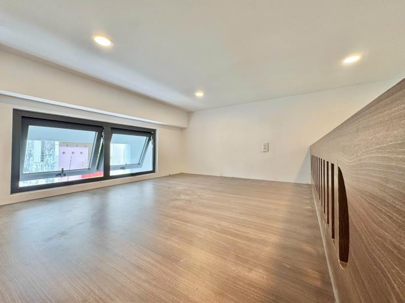 Duplex ban công full nội thất - thang máy hầm xe - gần đh văn hiến - giá 5tr - Ảnh 3