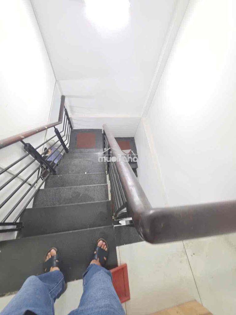 Nhà nguyên căn , mặt bằng hxh cho thuê tại 62/175 lý chính thắng q3 cữ - Ảnh 4