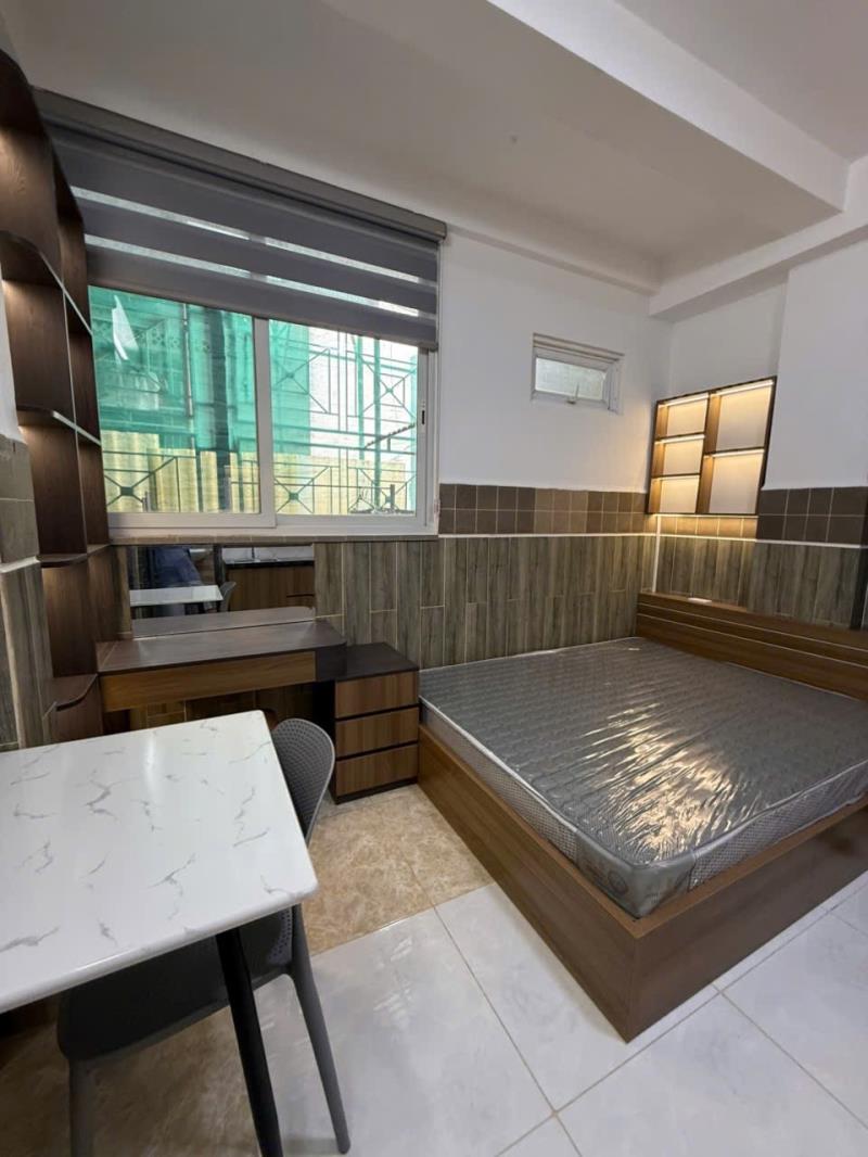 Cho thuê phòng 35m2, cửa sổ trời lớn, full nội thất ngay nguyễn công hoan, phan xích long, gần q1, q3 - Ảnh 2