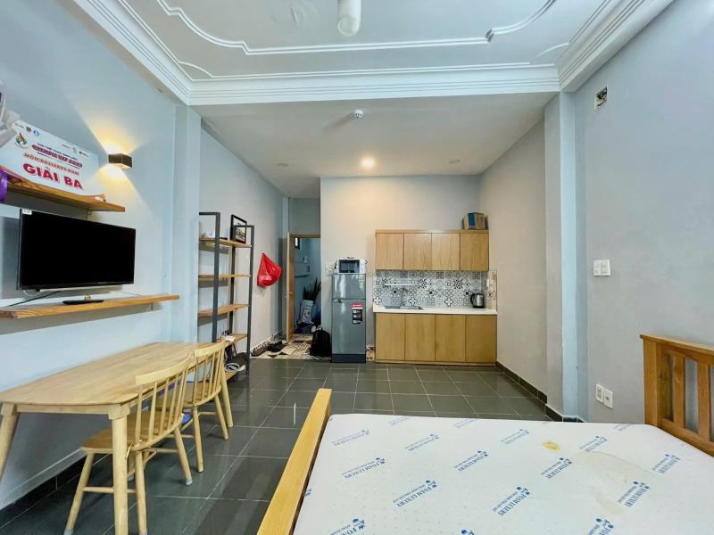 Cho thuê căn hộ có ban công máy giặt riêng bếp xa nguyễn xí gần hàng xanh tiện qua quận 1 , quận 2 - Ảnh 4