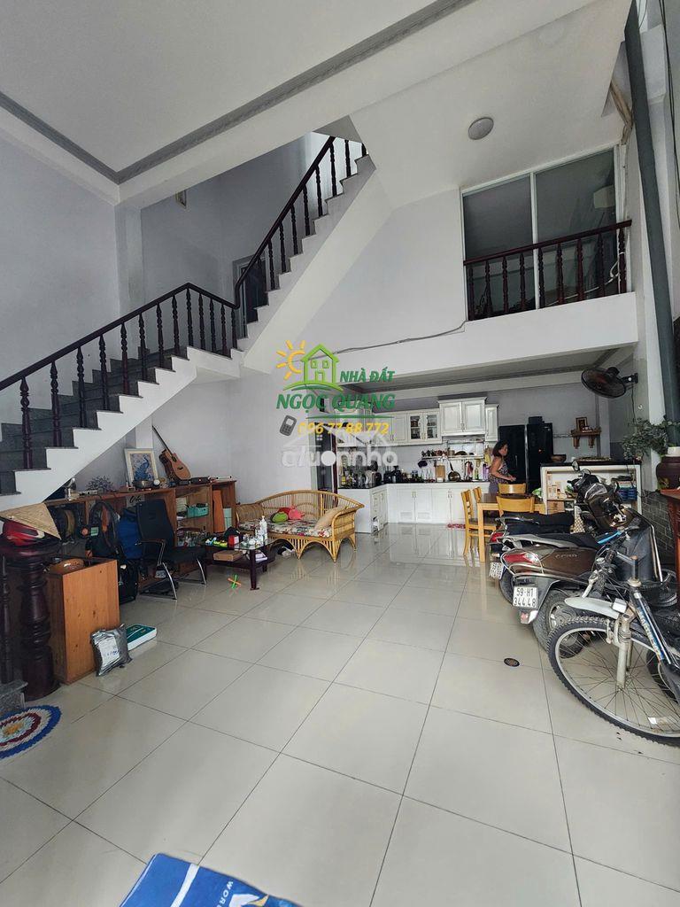 Nhà đường tân thới nhất 8, shr, 3 tầng 1 lửng, 4pn, sân thượng