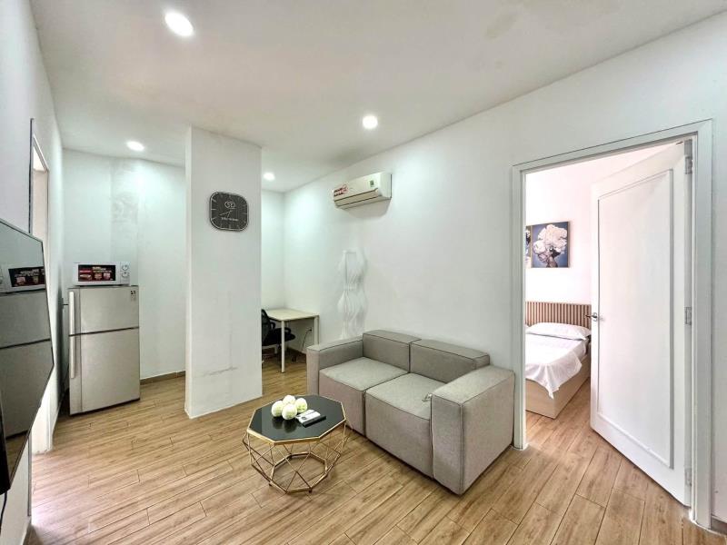 ✨ Cho thuê chdv 1pn ban công – hoàng văn thụ tân bình ✨ 🏡 1 phòng ngủ riêng biệt – không gian riêng tư, thoải mái 🌿 ban công thoáng mát – đón gió, tận hưởng ánh sáng tự nhiên
