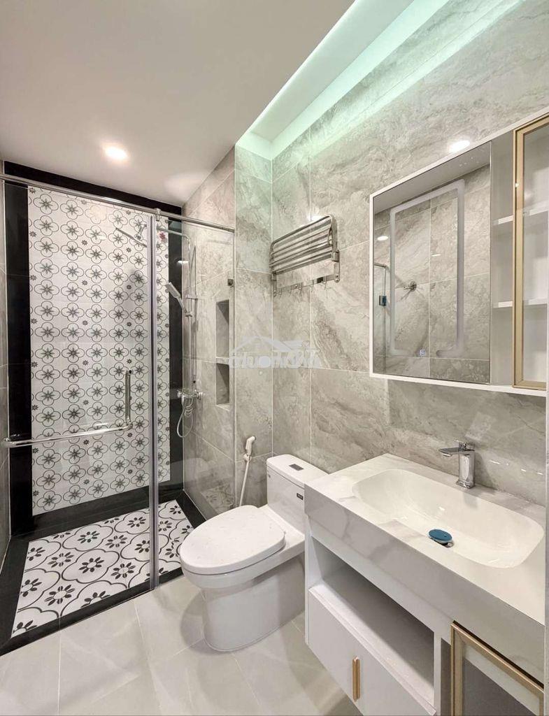 Gần ngã 4 hàng xanh - 6 tầng có thang máy - nhà mới vào ở ngay - Ảnh 2