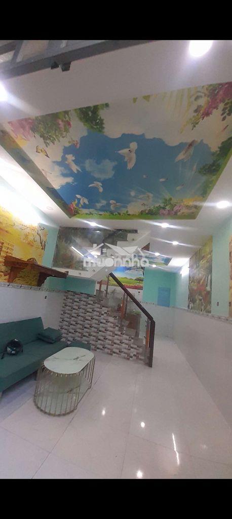 Nhà sạch sẽ dọn vào ở liền ,trệt 1 lầu ,2 pn ,2wc ,hẽm xe tải
