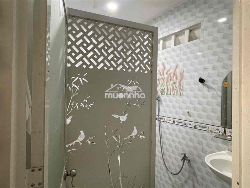 Nhà 2 tầng - hoàn công ngay quốc lộ 13