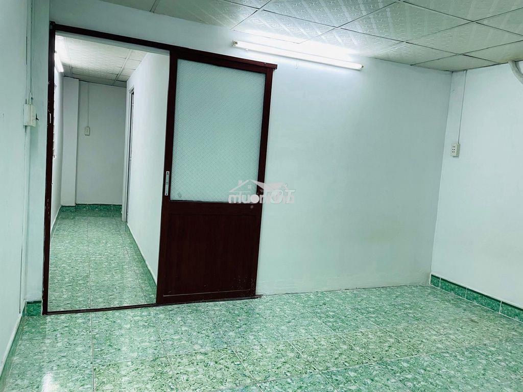 Nhà cho thuê giá rẻ, vô ở liền, gần đường trường chinh. - Ảnh 3