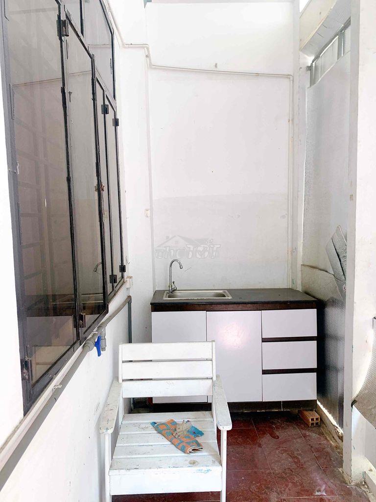 Cho thuê phòng ban công tách bếp 4tr6 - Ảnh 2