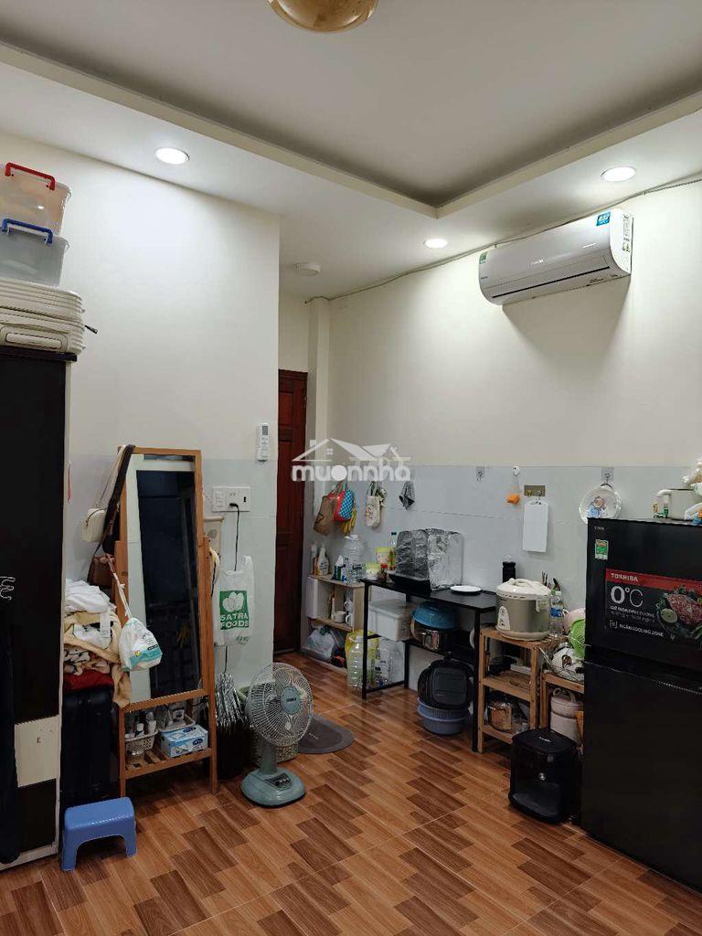 Phòng trọ có ban công đường bình lợi