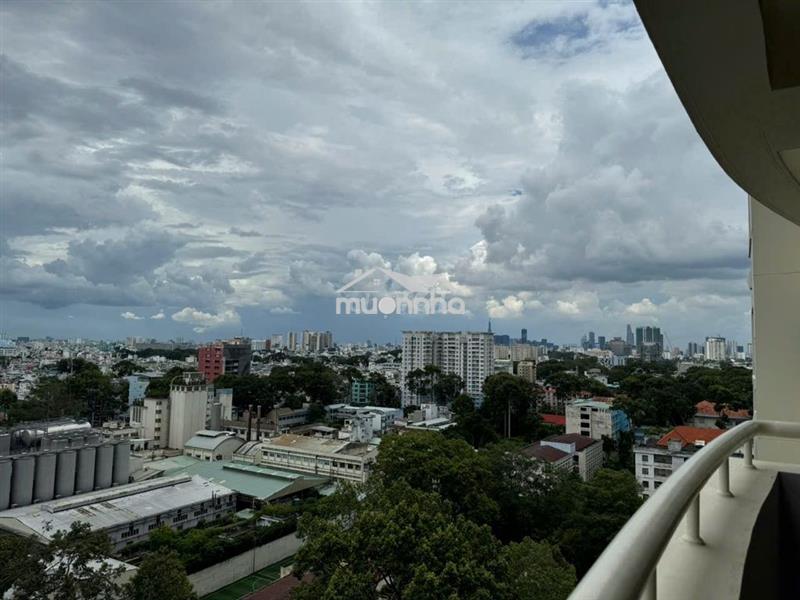Căn hộ hùng vương plaza (có suất ô tô), dt: 130m², 3pn, 3wc, nội thất