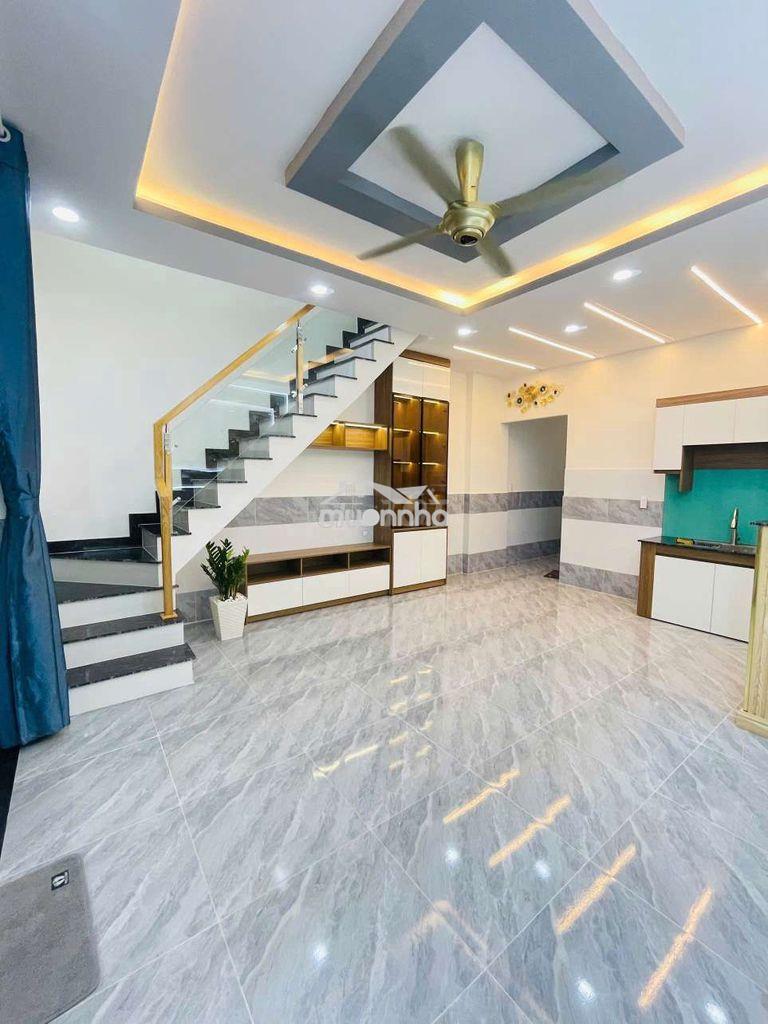 Nhà đẹp vào ở liền sát bên chợ đầu mối hoc môn - Ảnh 2
