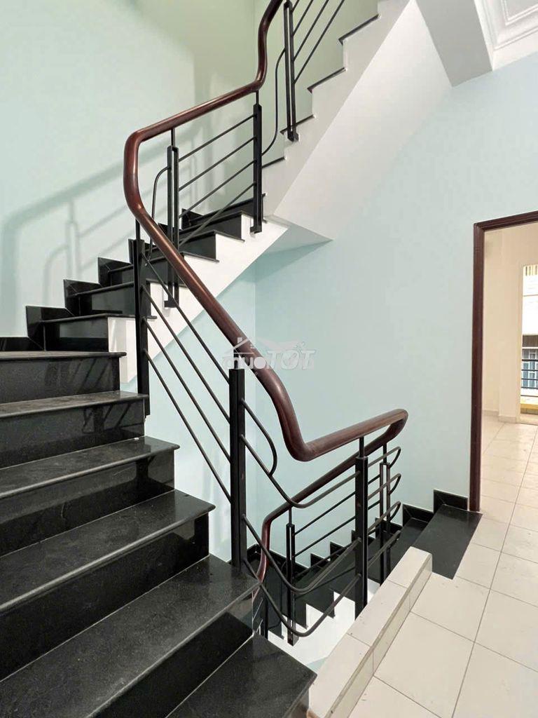 Cho thuê nhà hxh 565/89 nguyễn trãi. nhà 4 tầng (4pn, 3wc)