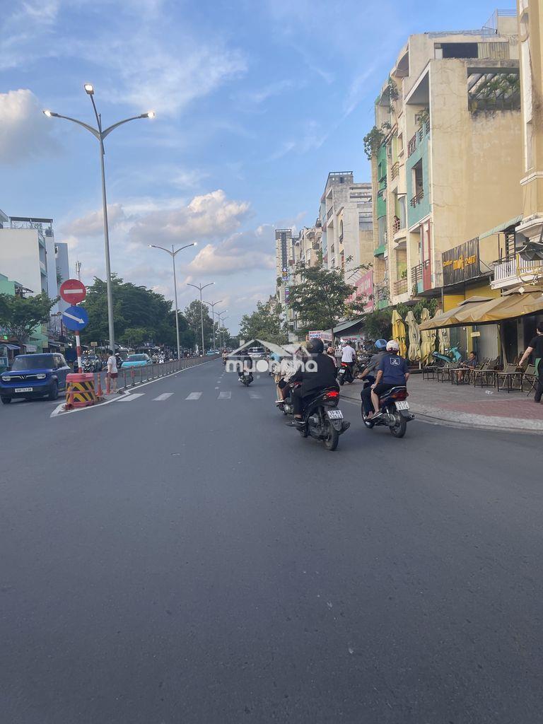 🟥⭐ Xe hơi ngủ trong nhà – phạm hùng – 4×16m – 6,4 tỷ ⭐🟥