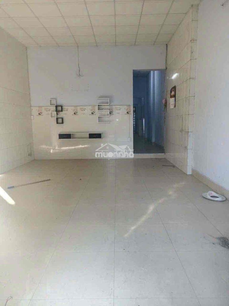 Cho thuê nhà rộng rãi sạch sẽ ấp 1 vlb có 2p ngủ nước sạch giá rẻ