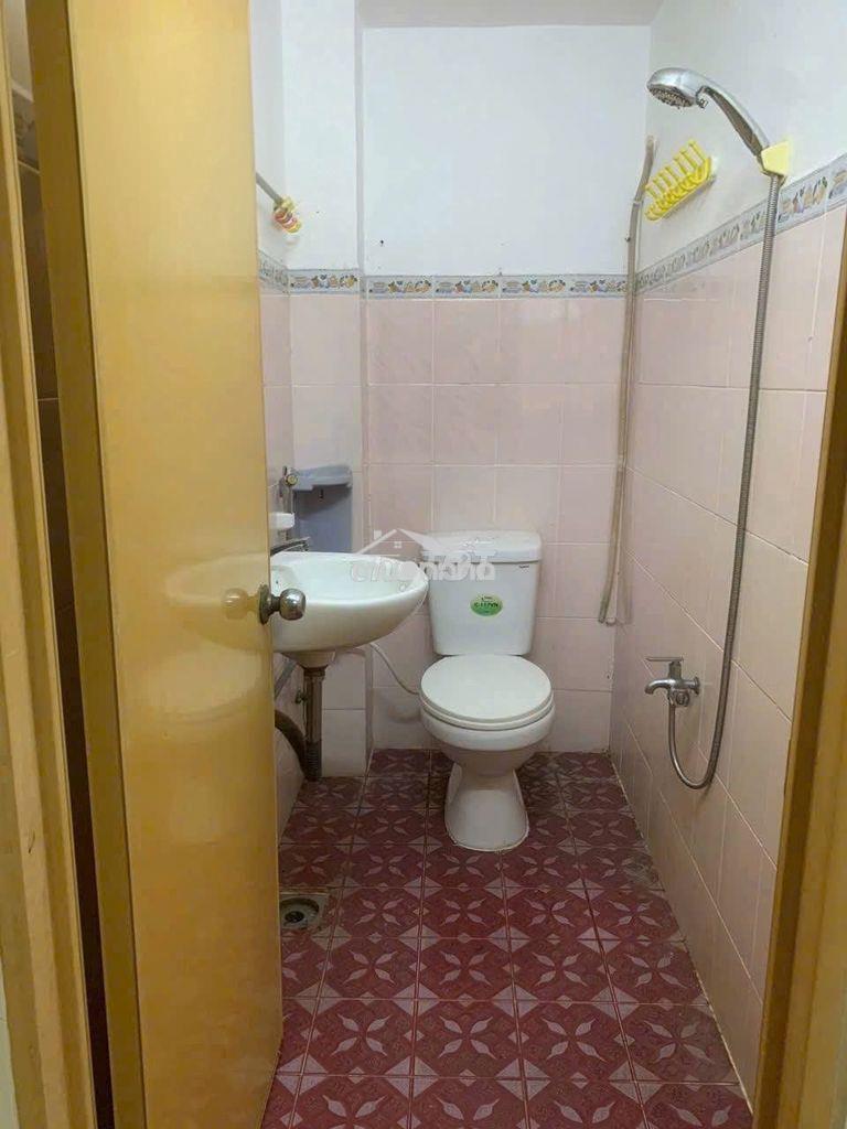 Cho thuê nhà hẻm xe hơi đường phú thọ hoà 4 x 20 m đúc 1 lầu