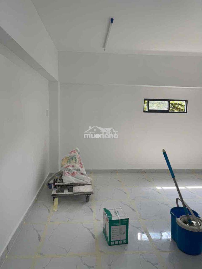 3ty nhà mới ngay cạnh khu tên lửa dtsd 100m2