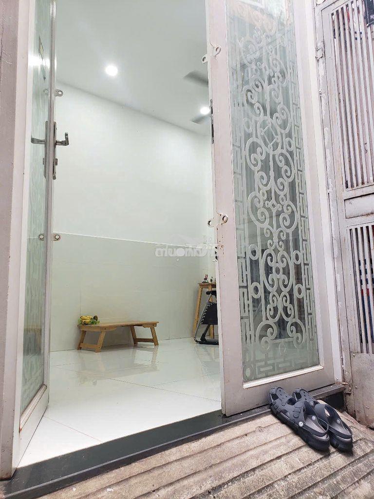 Cho thuê nhà nguyên căn 1 trệt, 2 lầu, sân thượng, đầy đủ nội thất - Ảnh 3