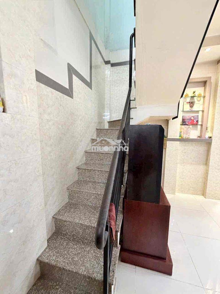 Hẻm ô tô đường thạch lam dtsd 30m2 1 lầu - Ảnh 2