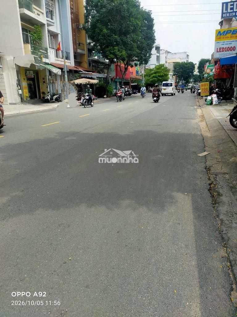 Ngay vườn lài tân phú 33m2 3tần ,sân thượng hẻm xe hơi cách mt 30m