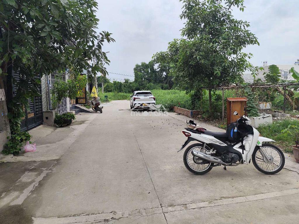 Nhà 3 lầu giá rẻ hxh thông, ngay gần sông vàm thuật thông ra tx 52 - Ảnh 2