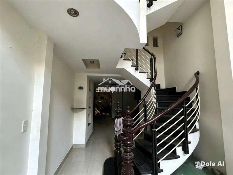 Cho thuê nhà nguyên căn hẻm tôn đản, quận 4