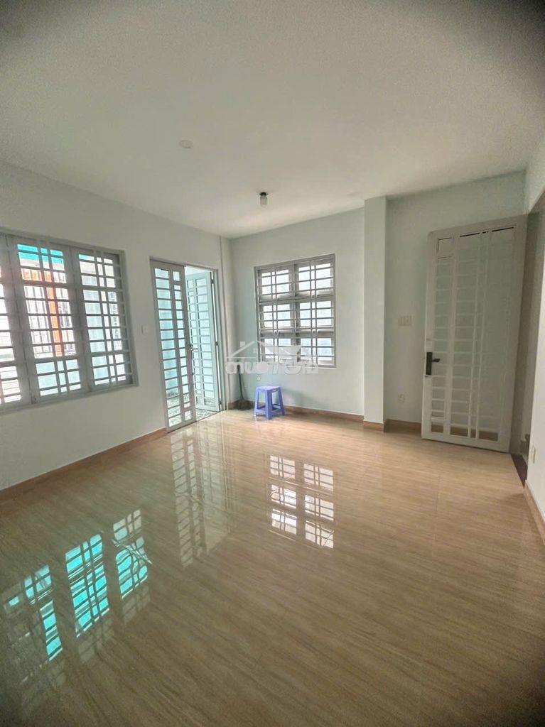 Căn hộ siêu rộng siêu thoáng có sân thượng riêng biệt - Ảnh 4