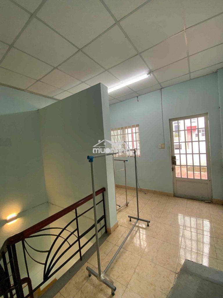 Cho thuê nhà nc hẻm 1/ thoại ngọc hầu q.tp 4x16 trệt 2 lầu - Ảnh 2