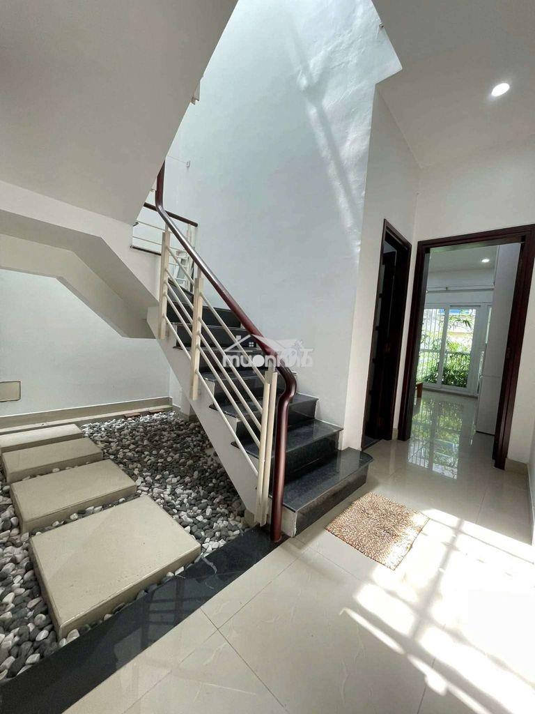 Nhà 4l xinh sát mt cmt8 giá rẻ - Ảnh 2