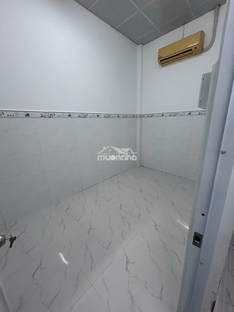 Bán gấp nhà shr 50m2, trung tâm tt hóc môn, sát bên lê thị hà - Ảnh 4