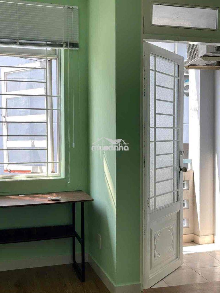 Dọn vào ở ngay - ngay quận 1 - full nội thất chỉ 5triệu500 - Ảnh 3