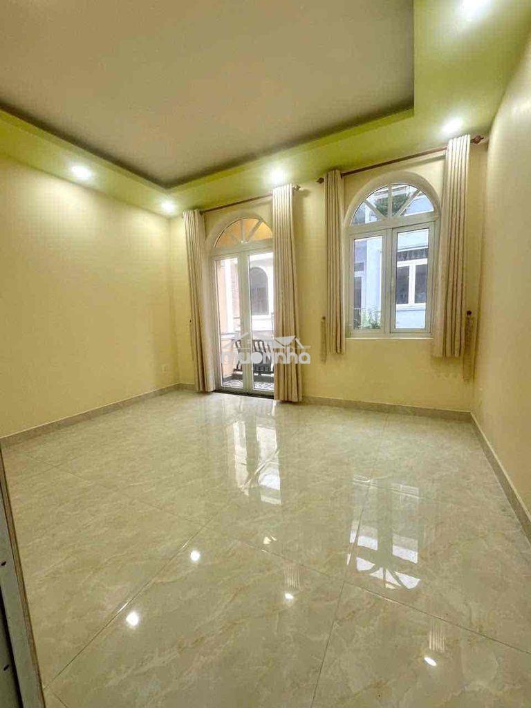 Hai phòng ngủ rộng 60m2 ngay iuh cơ sở 1