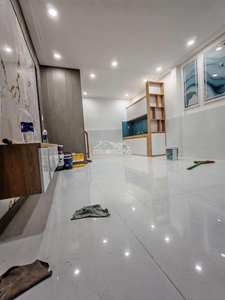 Nhà tô ký 4x9. 1 lầu. 2pn. chính chủ.