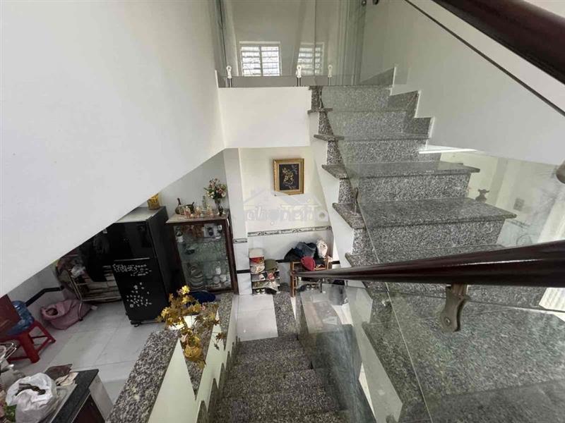 Nhà đẹp 2 tầng – hoàn công đầy đủ ngay hiệp bình – 42m² – 2 pn, 2