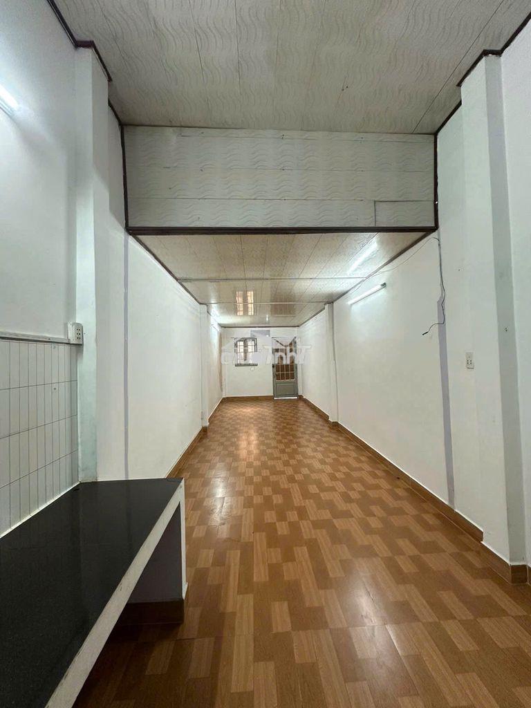 Cho thuê nhà hẻm rộng 4m. 7a thành thái, p14, q10. 3m x 13m