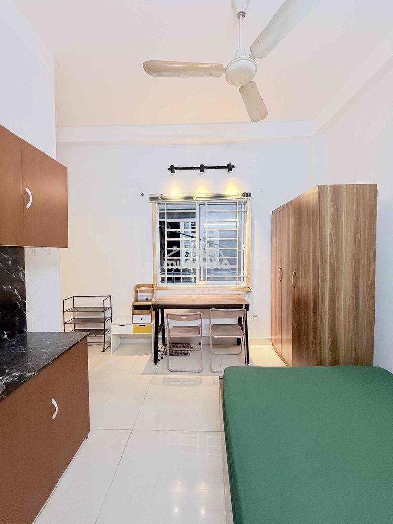 Phòng cửa sổ, full nội thất - Ảnh 3