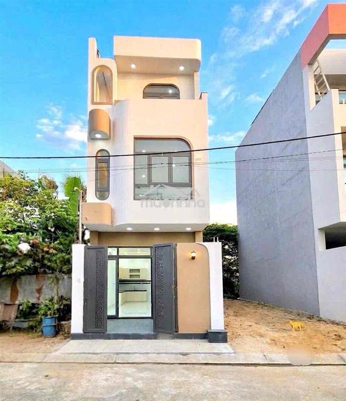 Giảm 1tỷ 4tỷ470 tl ngay vinhome q9 3 lầu mới 100% hoàn công đường 9m