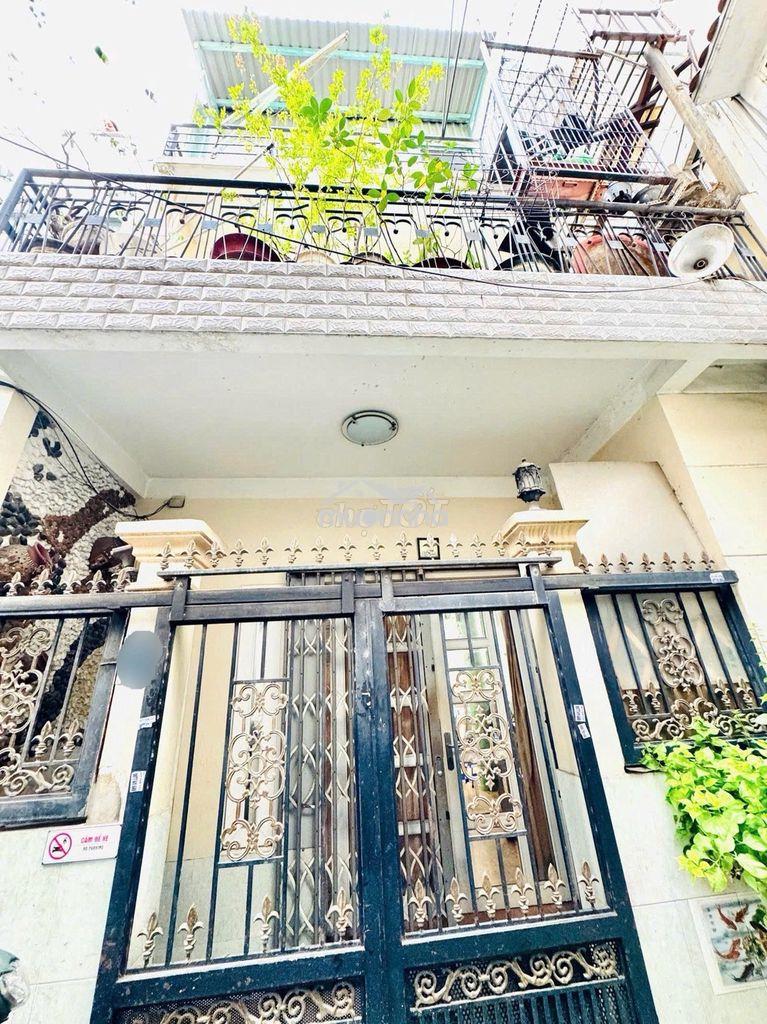 Hẻm cmt8 gần ngã ba tô h thành,chợ hoà hưng,ngang 4,89m,nở hậu 7,19m