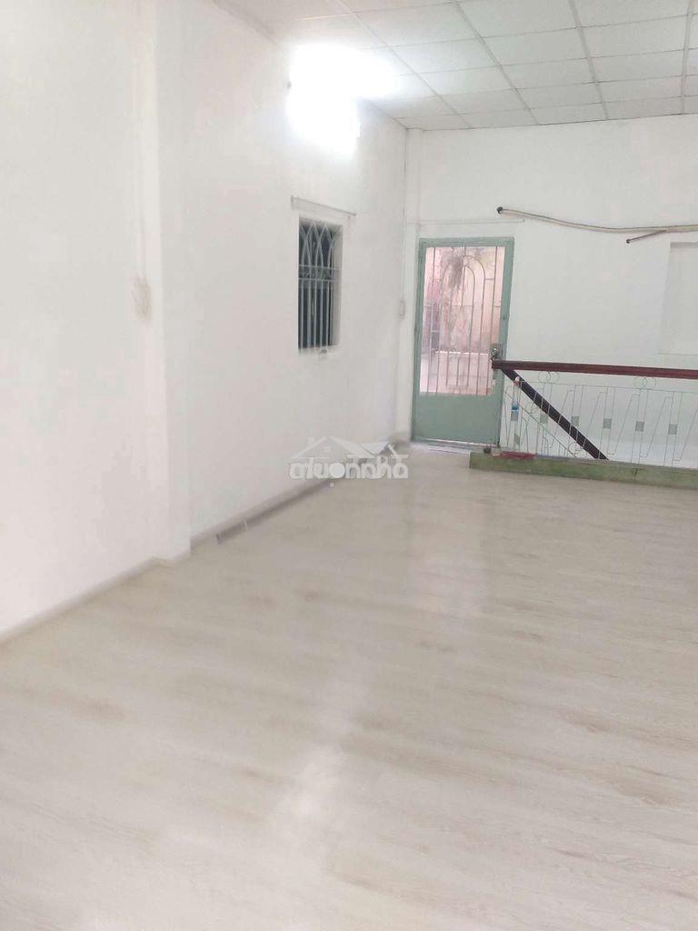 Nhà  4pn hẻm xe hơi 7,4x12m2, tiện ở và kinh doanh  cmt8 quận 10 - Ảnh 2