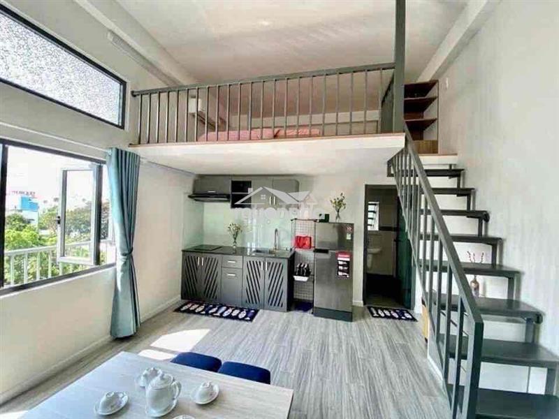 Cho thuê căn duplex ban công lớn, ngay emart phan văn trị