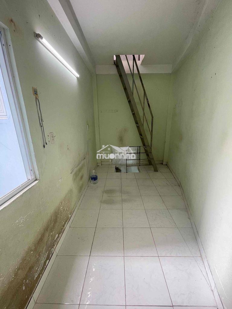 Cho thuê nhà nguyên căn - 1trệt1lầucósânthượng - hẻm xe tải - Ảnh 4