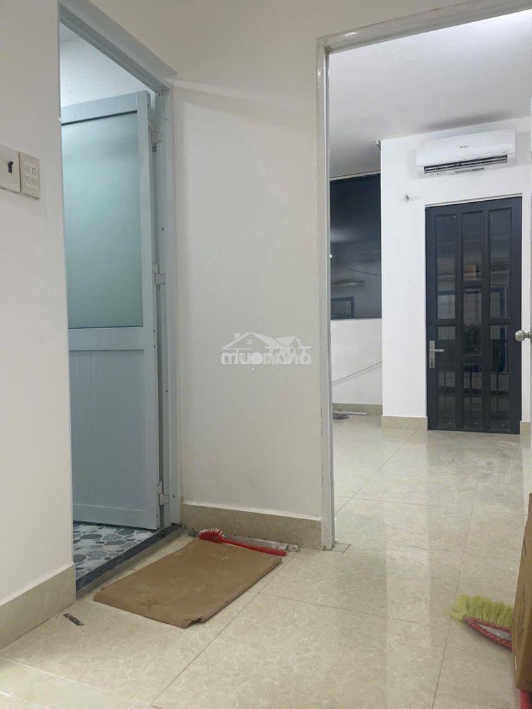 Nhà 3 tầng mới sửa đẹp, 4m x 10m, 3pn, 3wc, 3 máy lạnh,hẻm 2m t.v.đang - Ảnh 2