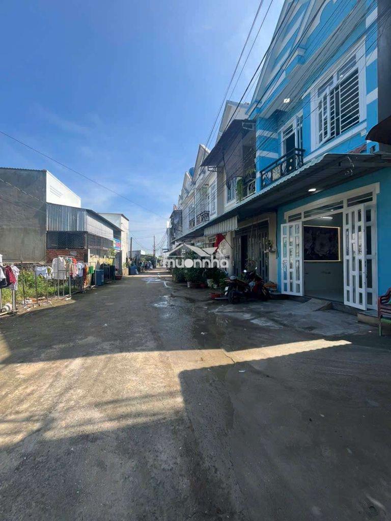 Chính chủ bán nhà góc mặt tiền kinh doanh 450tr ở hóc môn