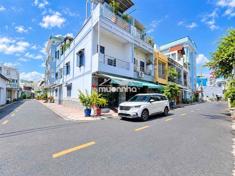 Giảm sốc 1 tỷ - [4m x 17m] nhà 3 tầng, đường nhựa 10m l kế bên đầm sen