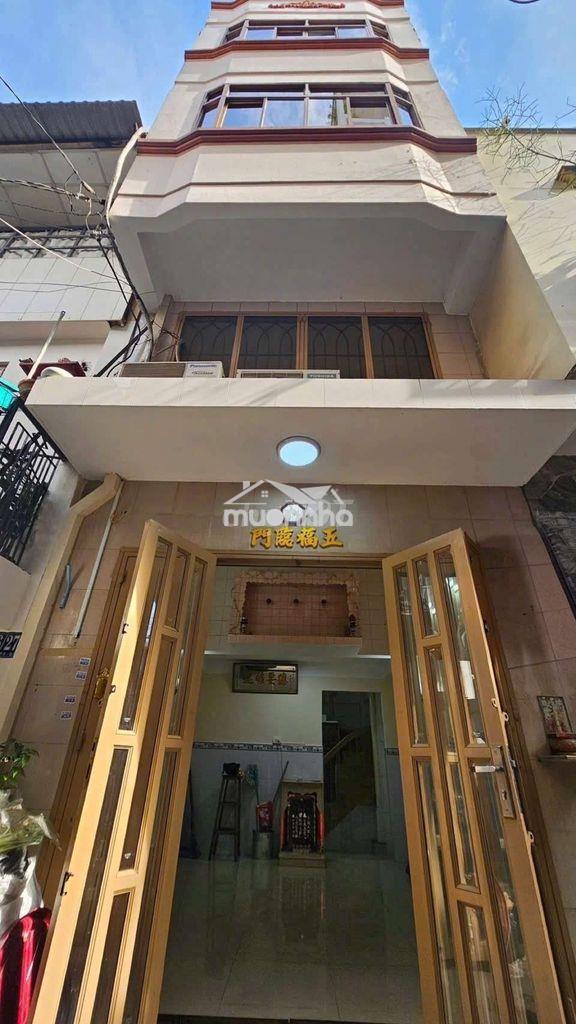 Nhà đẹp giá rẻ - vị trí trung tâm - 3pn, 3wc - 11tr