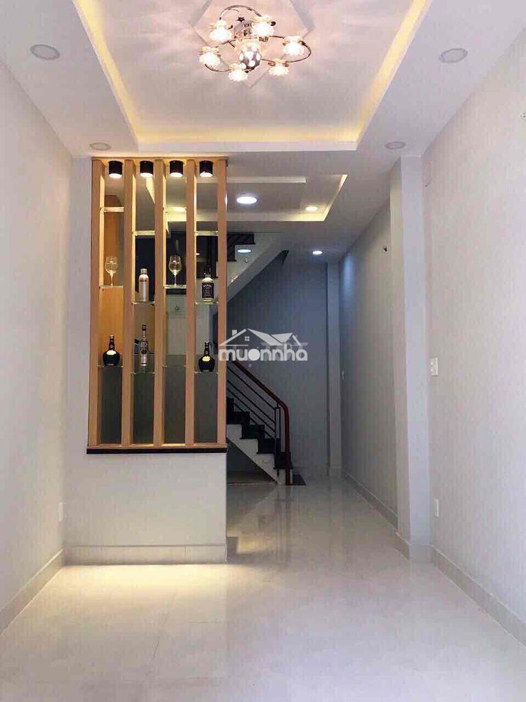Cho thuê nhà hẻm xe hơi - 1 trệt 2 lầu sân thượng, quận 3 - Ảnh 4
